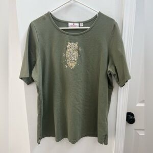 Quacker Factory Green Beaded Owl Short Sleeve Top Women’s 1X